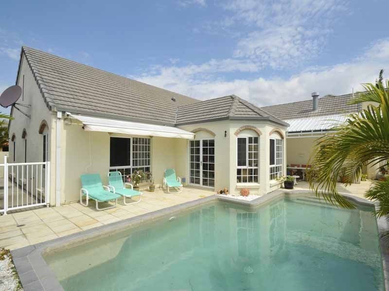 32 Arbuthnot Parade, Benowa Waters QLD 4217