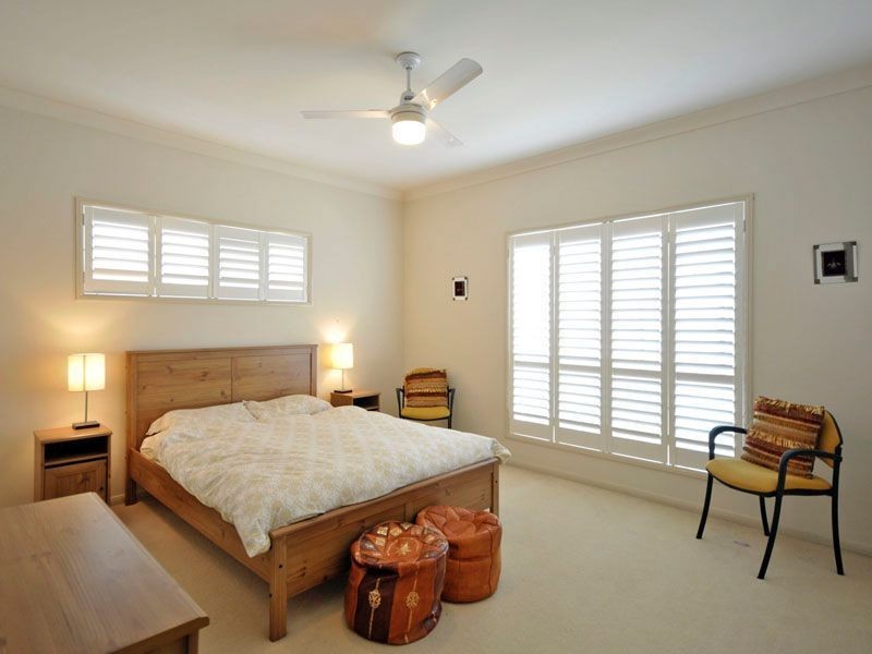 32 Arbuthnot Parade, Benowa Waters QLD 4217