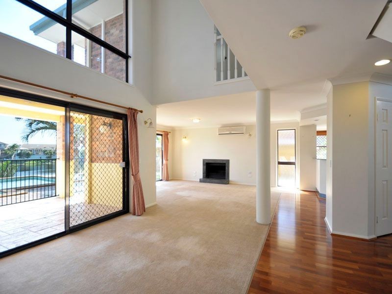 5 Antigua Way, Clear Island Waters QLD 4226