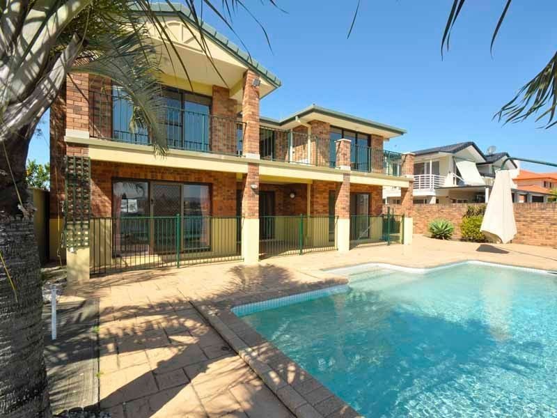 5 Antigua Way, Clear Island Waters QLD 4226