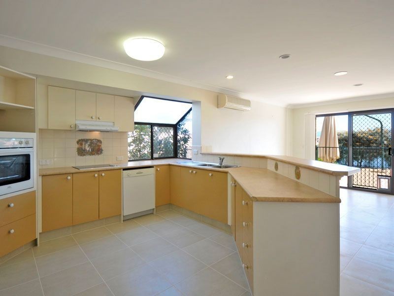 5 Antigua Way, Clear Island Waters QLD 4226