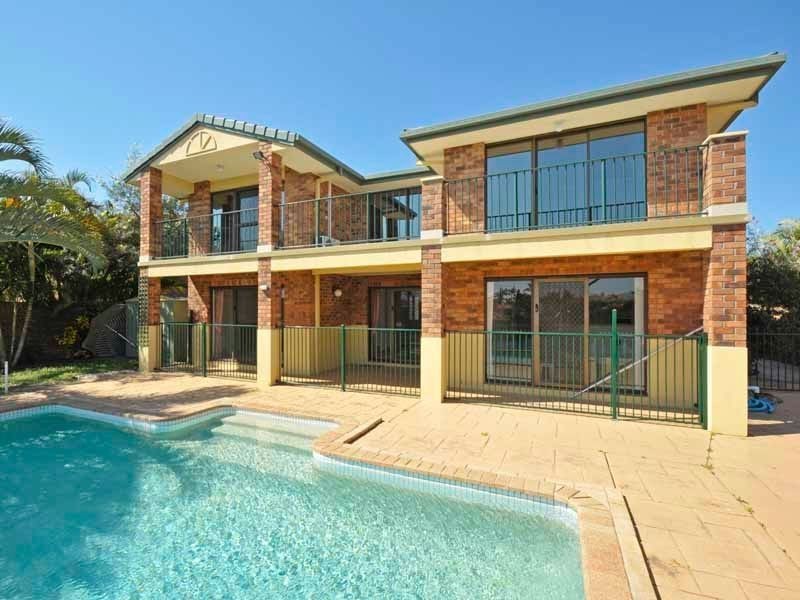 5 Antigua Way, Clear Island Waters QLD 4226