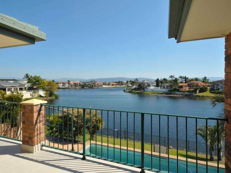 5 Antigua Way, Clear Island Waters QLD 4226