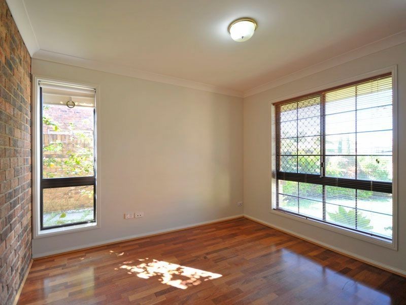 5 Antigua Way, Clear Island Waters QLD 4226