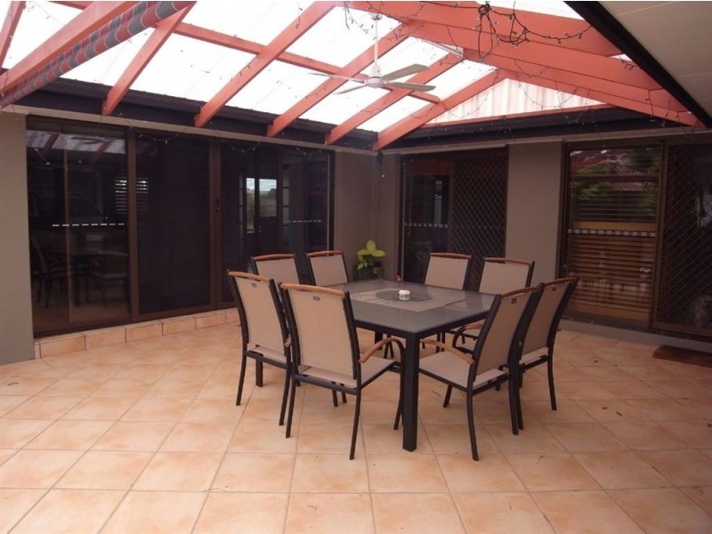 4 Cheviot Close, Benowa QLD 4217