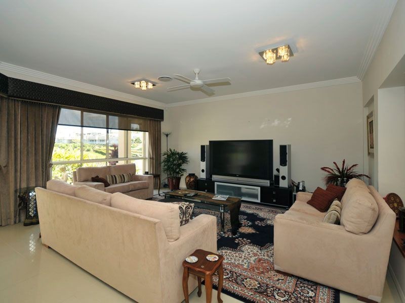 1043 Lakeview Terrace Royal Pines Residences, Benowa QLD 4217