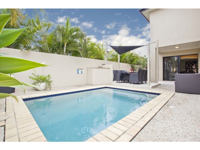 13 Rebholz Drive, Benowa Waters QLD 4217