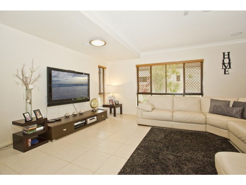 13 Rebholz Drive, Benowa Waters QLD 4217