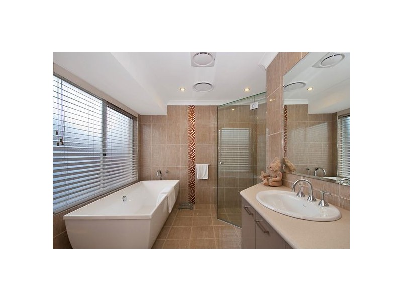 76 Santa Cruz Boulevard, Clear Island Waters QLD 4226