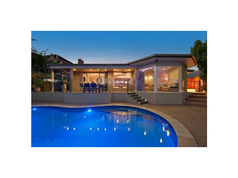 76 Santa Cruz Boulevard, Clear Island Waters QLD 4226