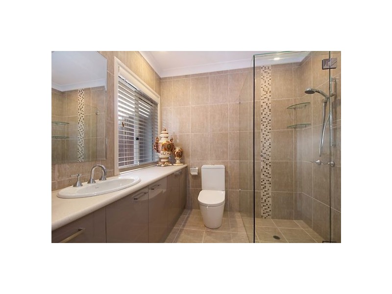 76 Santa Cruz Boulevard, Clear Island Waters QLD 4226