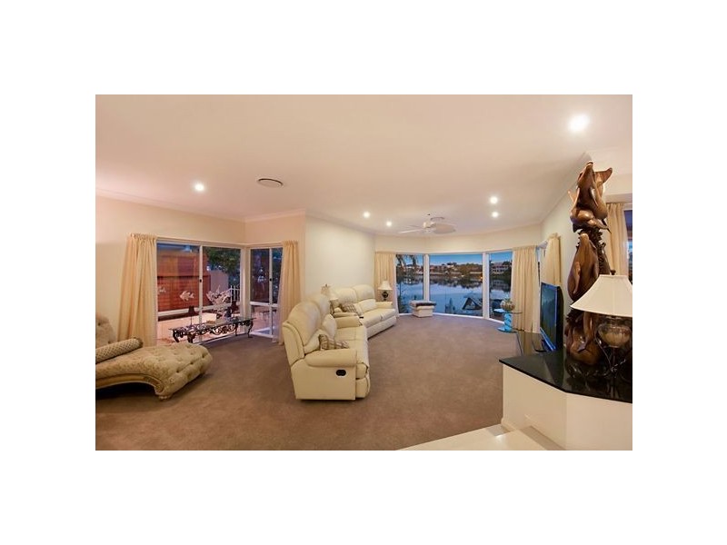 76 Santa Cruz Boulevard, Clear Island Waters QLD 4226