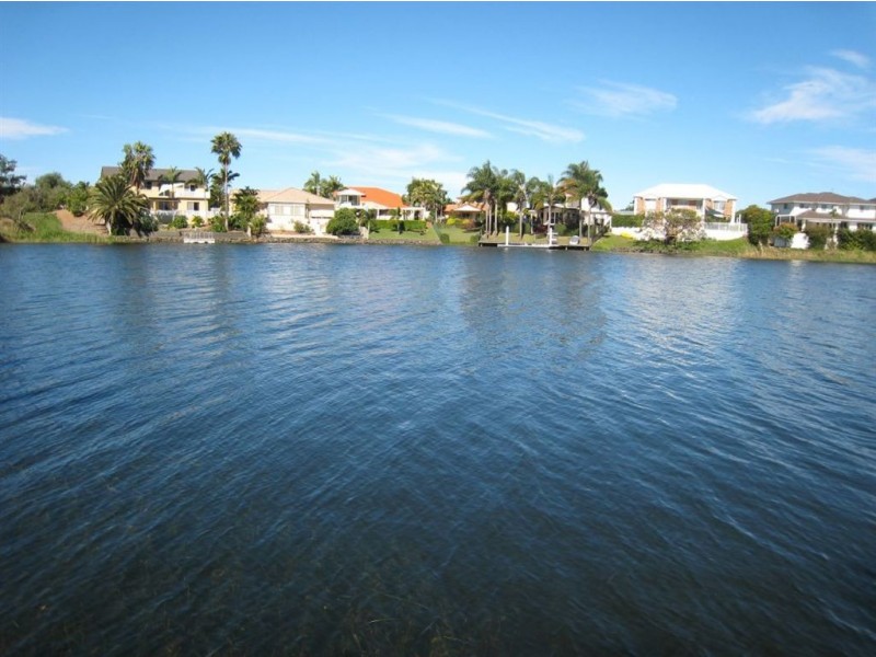 120 Santa Cruz Blvd, Clear Island Waters QLD 4226