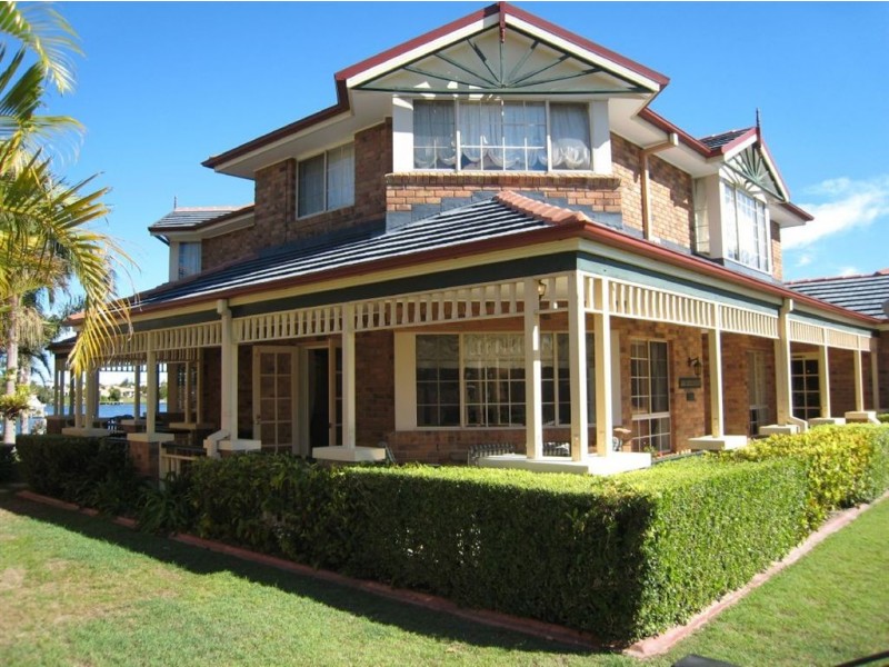 120 Santa Cruz Blvd, Clear Island Waters QLD 4226