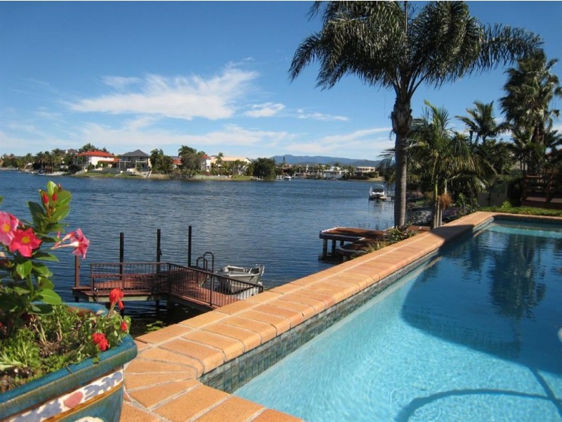 120 Santa Cruz Blvd, Clear Island Waters QLD 4226
