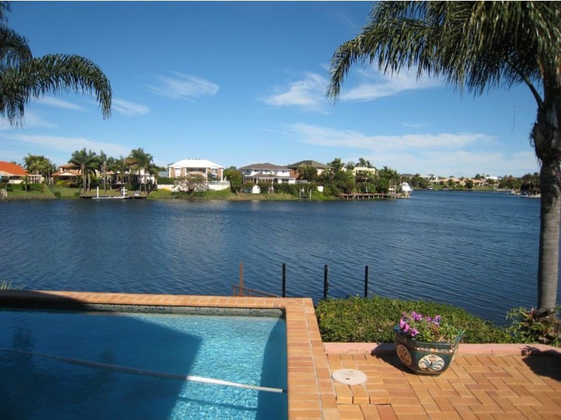 120 Santa Cruz Blvd, Clear Island Waters QLD 4226