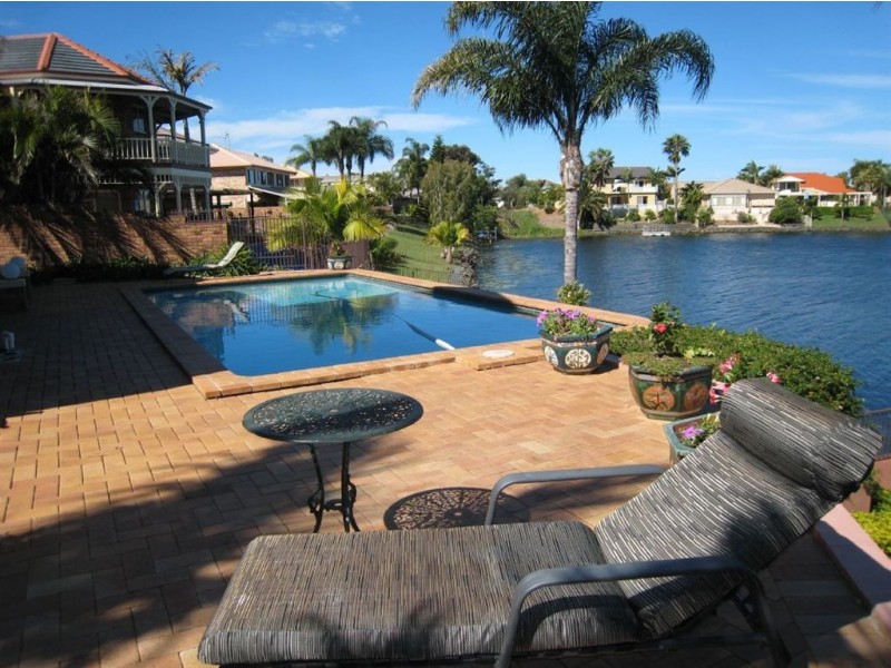 120 Santa Cruz Blvd, Clear Island Waters QLD 4226