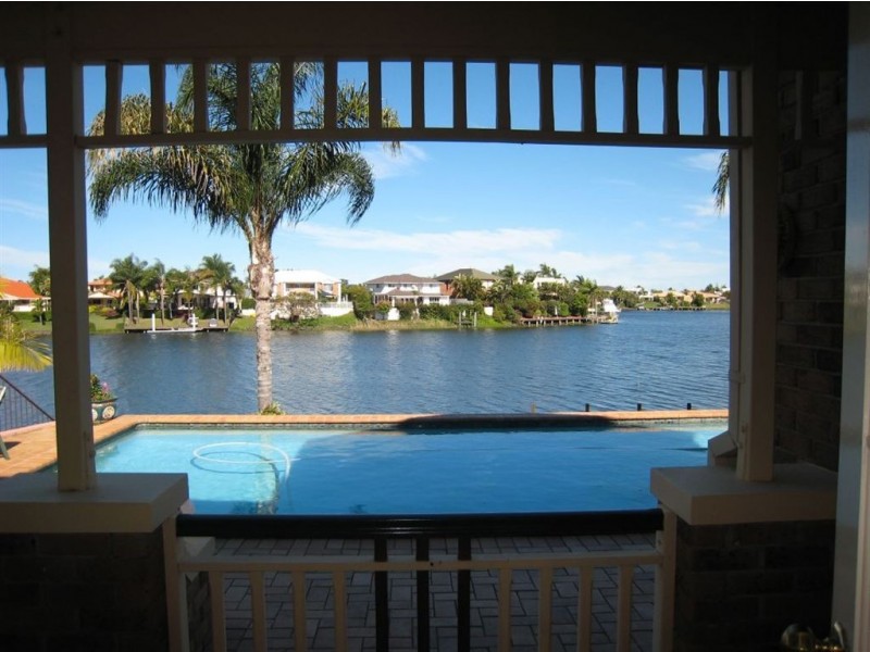 120 Santa Cruz Blvd, Clear Island Waters QLD 4226