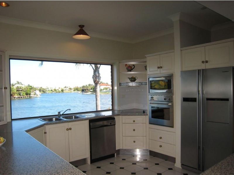 120 Santa Cruz Blvd, Clear Island Waters QLD 4226