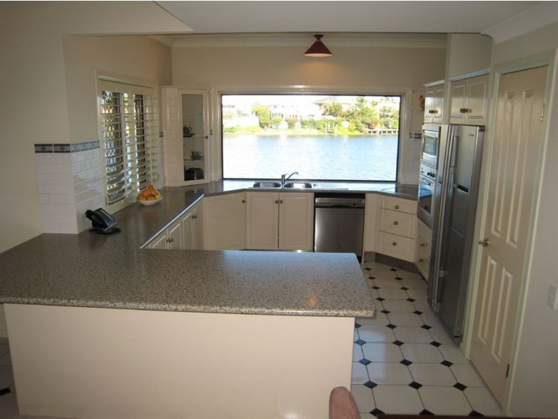 120 Santa Cruz Blvd, Clear Island Waters QLD 4226