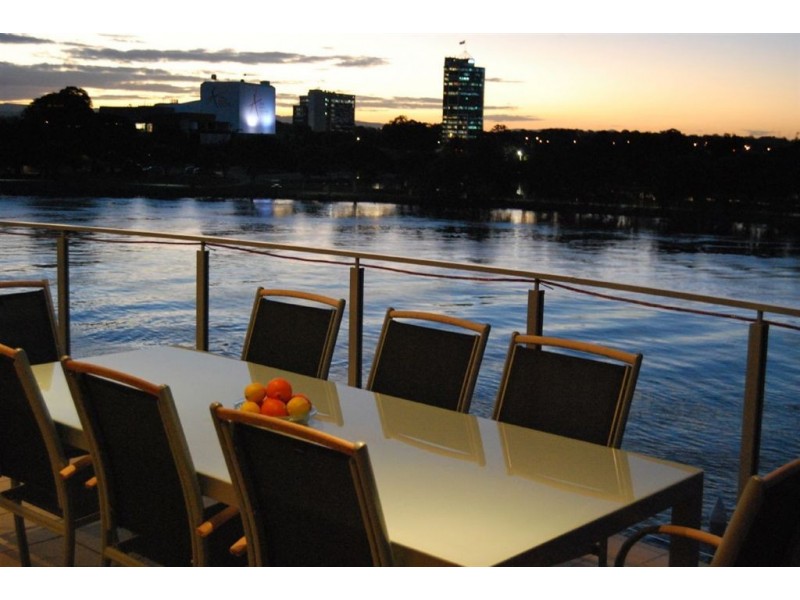 5/68 Sunset Boulevard, Surfers Paradise QLD 4217