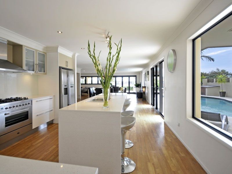 11 Cypress Drive West, Broadbeach Waters QLD 4218