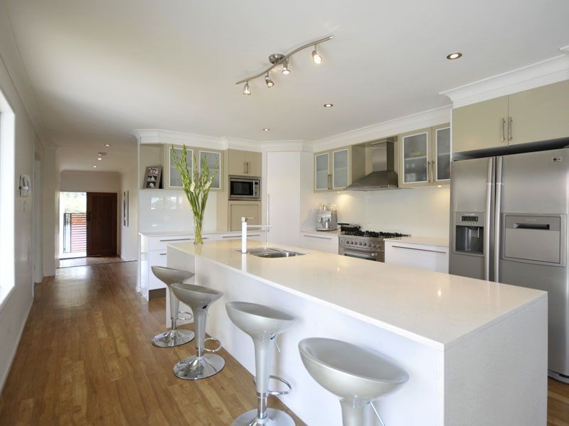 11 Cypress Drive West, Broadbeach Waters QLD 4218