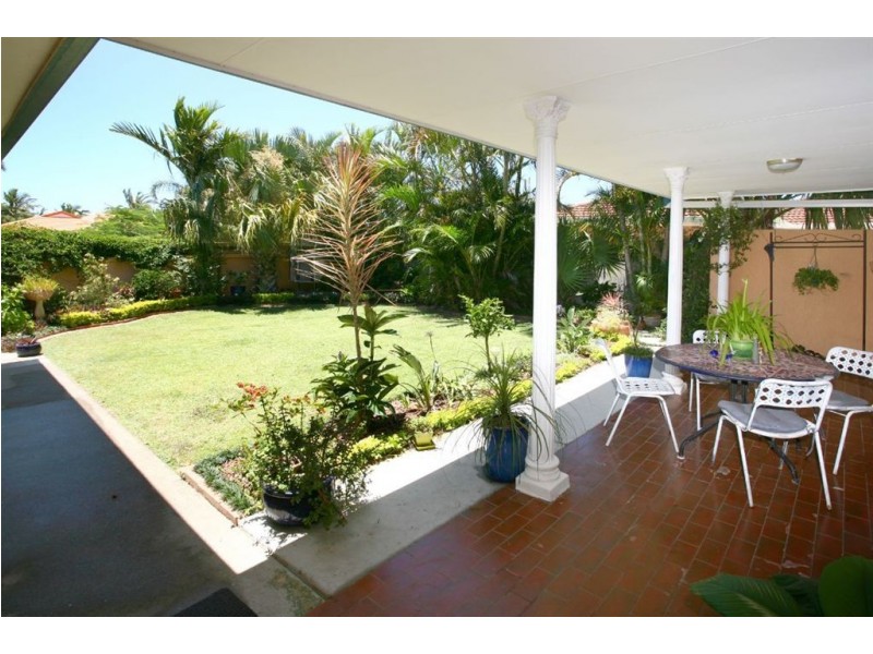 94 Campbell Street, Sorrento QLD 4217