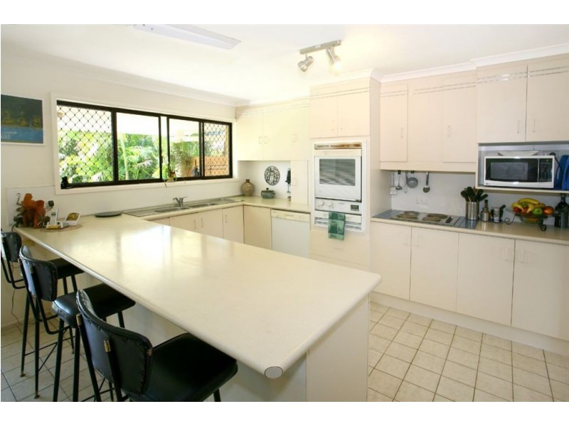 94 Campbell Street, Sorrento QLD 4217