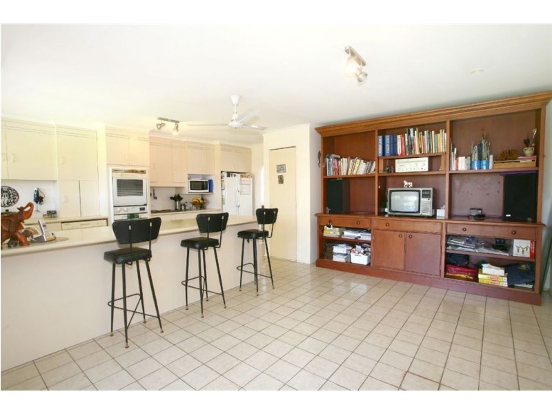 94 Campbell Street, Sorrento QLD 4217