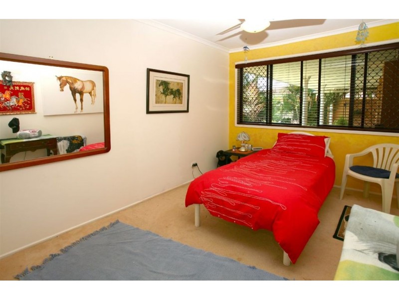 94 Campbell Street, Sorrento QLD 4217