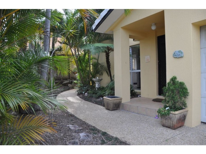 4 Greaves Court, Carrara QLD 4211