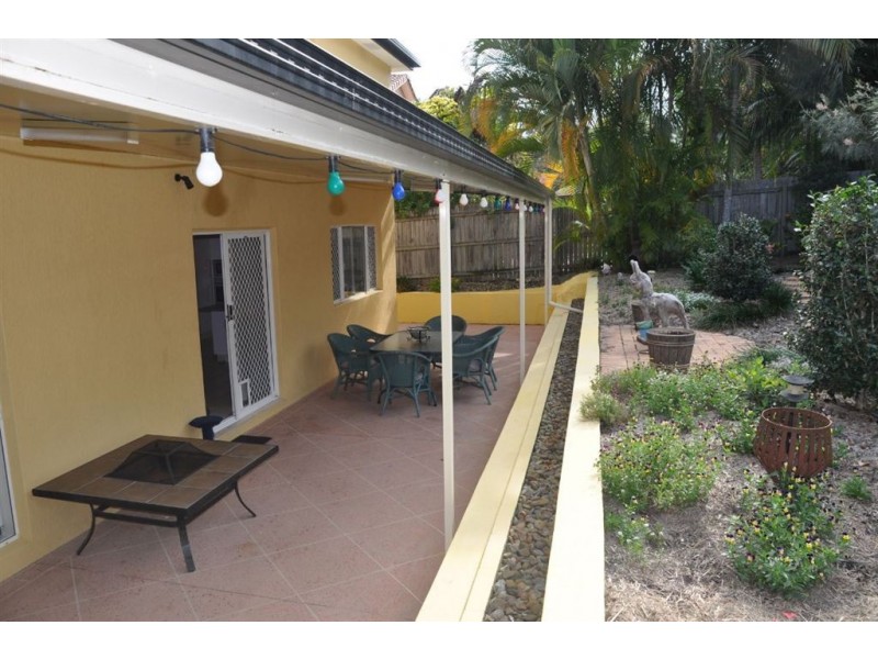 4 Greaves Court, Carrara QLD 4211