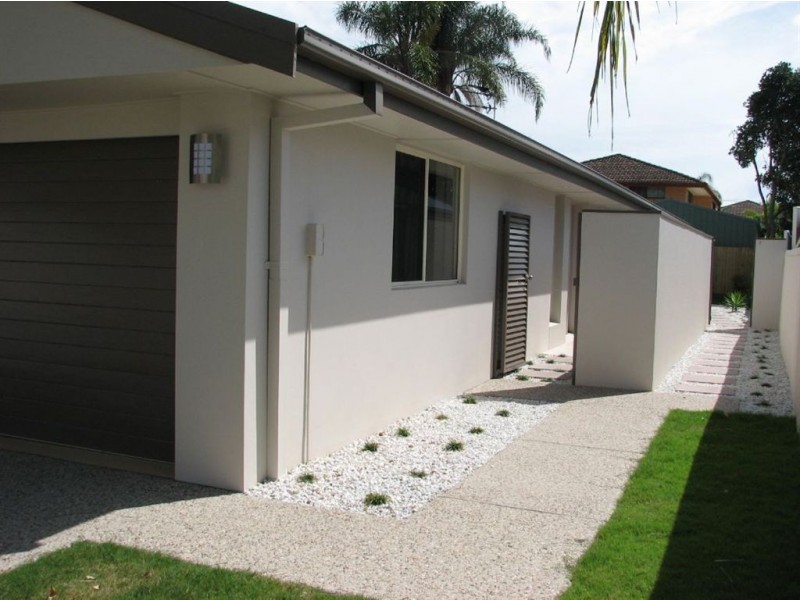 27 Drake Avenue, Paradise Point QLD 4216