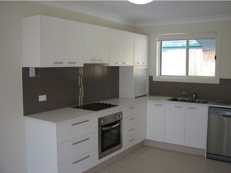 27 Drake Avenue, Paradise Point QLD 4216