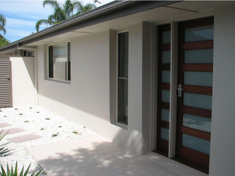 27 Drake Avenue, Paradise Point QLD 4216