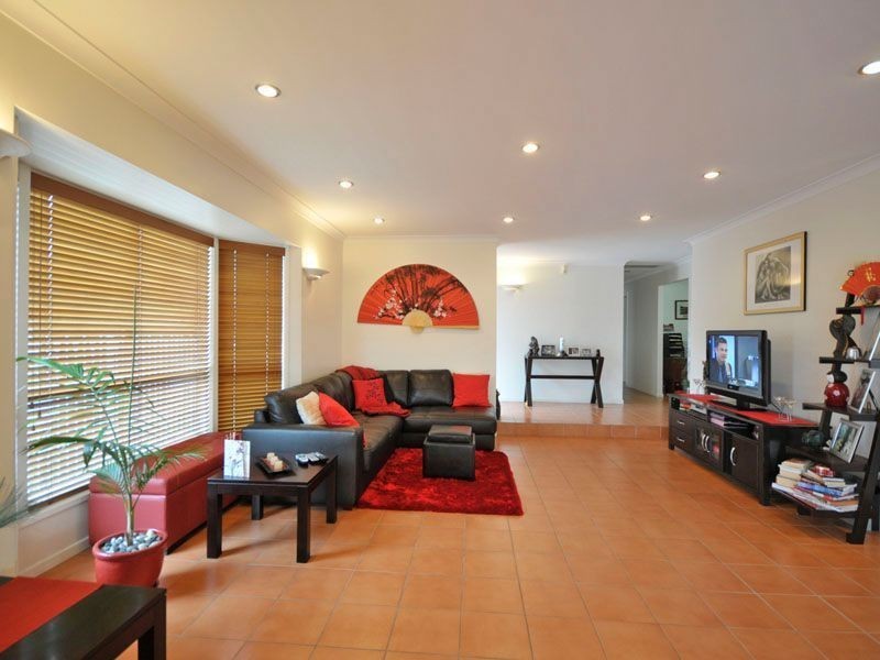 6 Margharita Place, Isle Of Capri QLD 4217