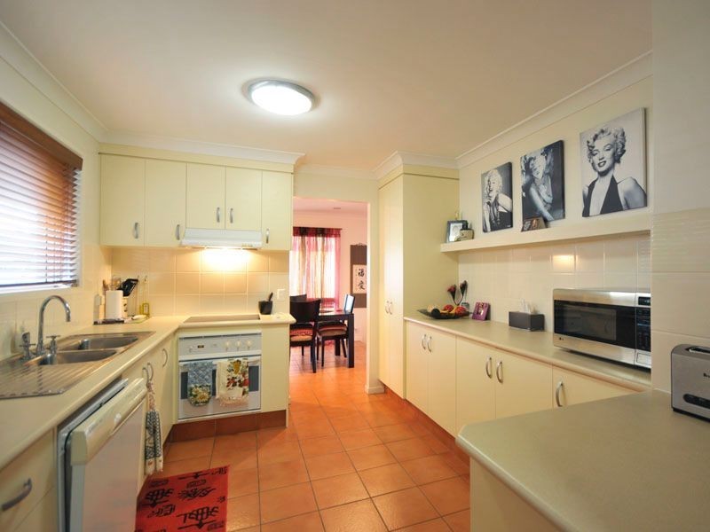 6 Margharita Place, Isle Of Capri QLD 4217