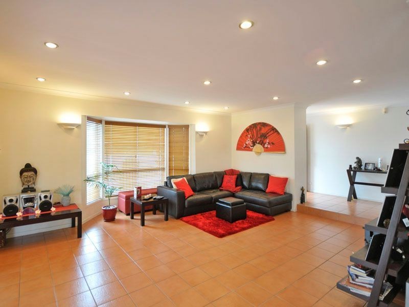 6 Margharita Place, Isle Of Capri QLD 4217