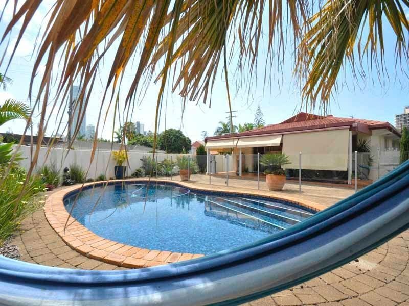 6 Margharita Place, Isle Of Capri QLD 4217