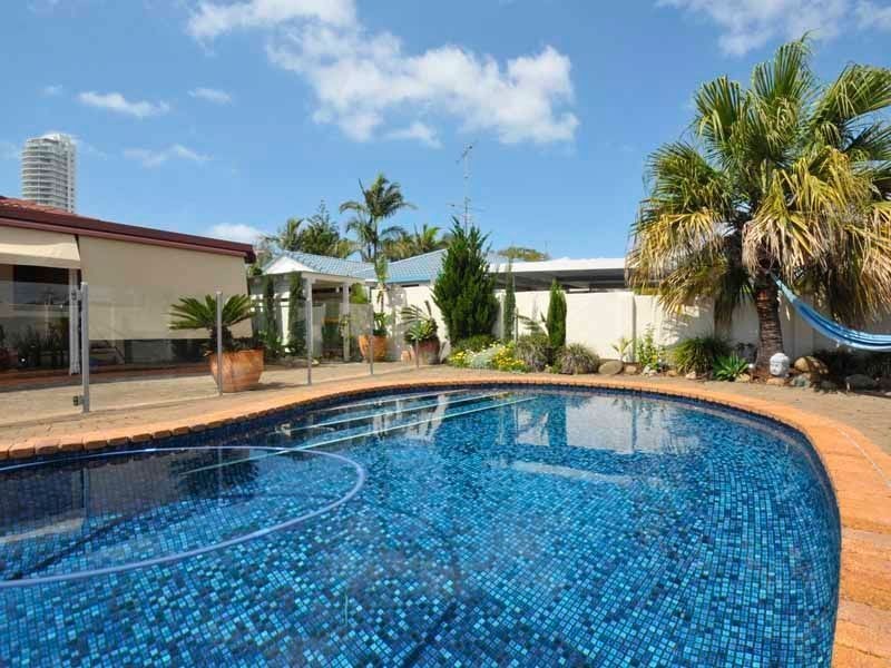 6 Margharita Place, Isle Of Capri QLD 4217