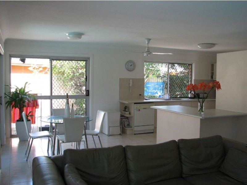 60 Boomerang Crescent, Sorrento QLD 4217