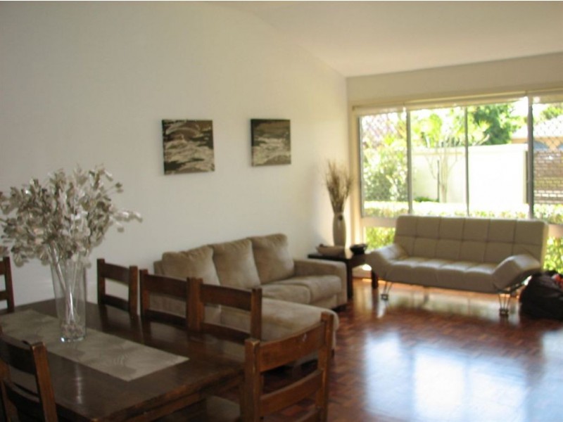 60 Boomerang Crescent, Sorrento QLD 4217