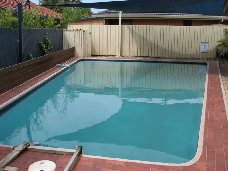 60 Boomerang Crescent, Sorrento QLD 4217