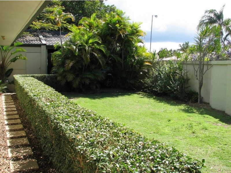 60 Boomerang Crescent, Sorrento QLD 4217