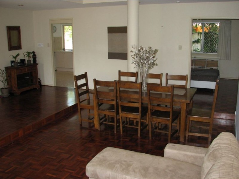 60 Boomerang Crescent, Sorrento QLD 4217