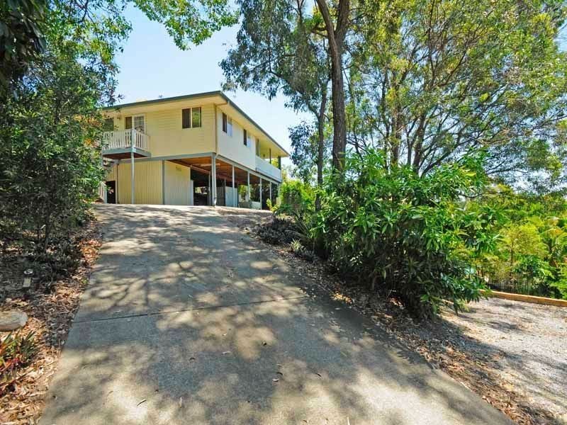 8 Paddington Drive, Carrara QLD 4211