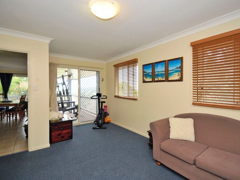 8 Paddington Drive, Carrara QLD 4211