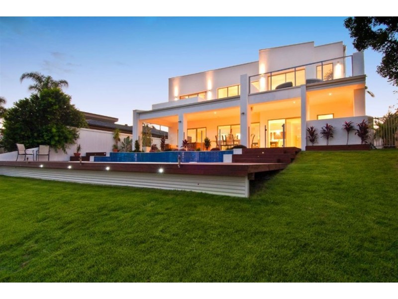 97 Campbell Street, Sorrento QLD 4217