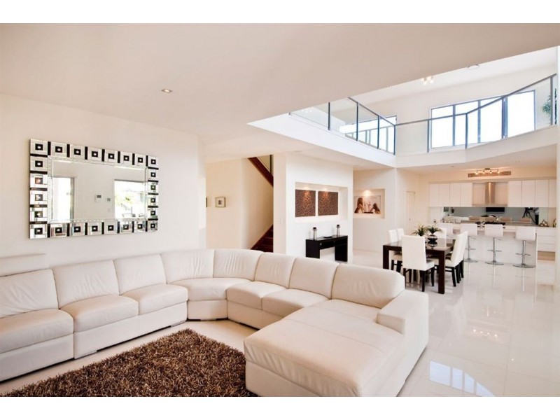 97 Campbell Street, Sorrento QLD 4217